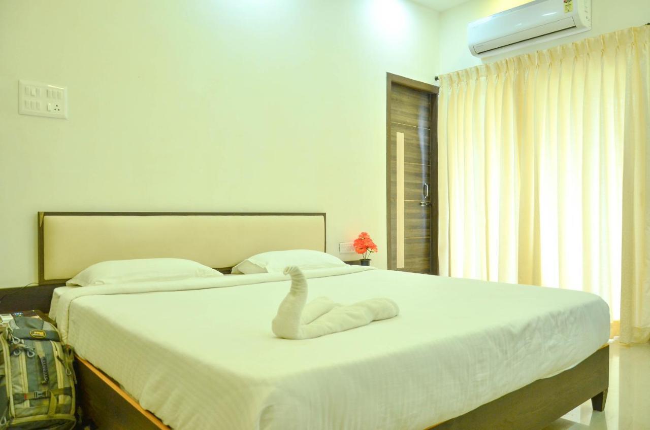 Hotel Ambai Grand Ambāsamudram Exterior foto
