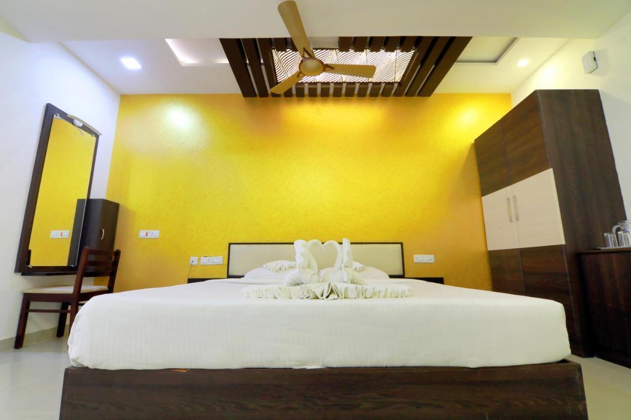 Hotel Ambai Grand Ambāsamudram Exterior foto