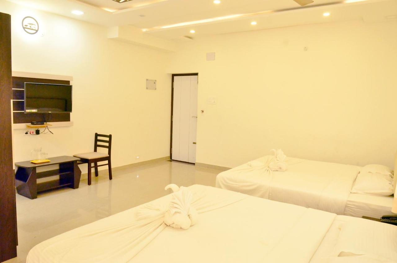 Hotel Ambai Grand Ambāsamudram Exterior foto